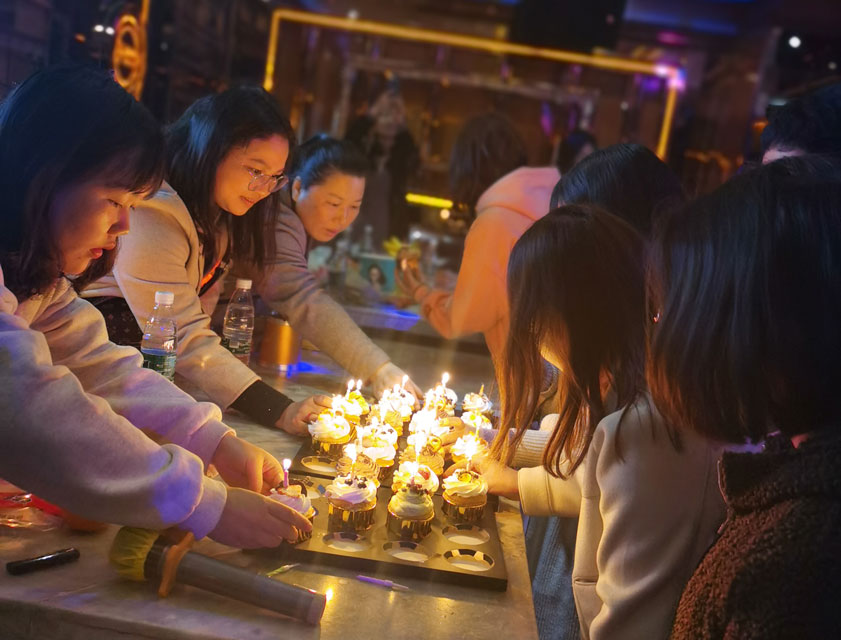 HIGH唱KTV！——爱体育官方网站防雷第一期员工生日会